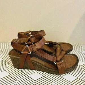 Teva | Belcro Sandals | 6